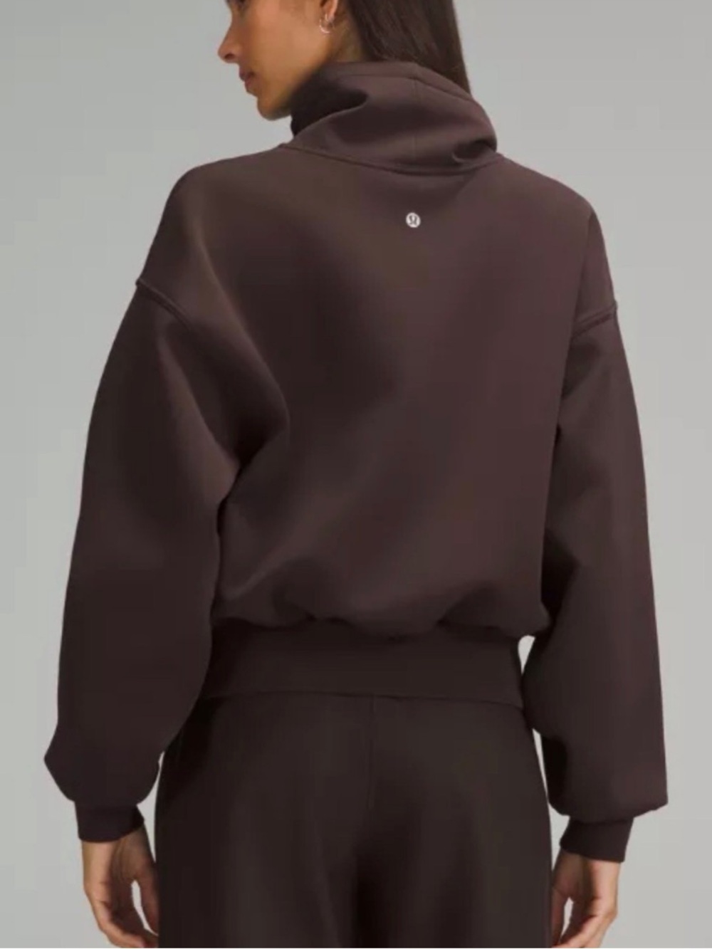 Lululemon Full Flourish Pullover in Expresso - Picture 2 of 11